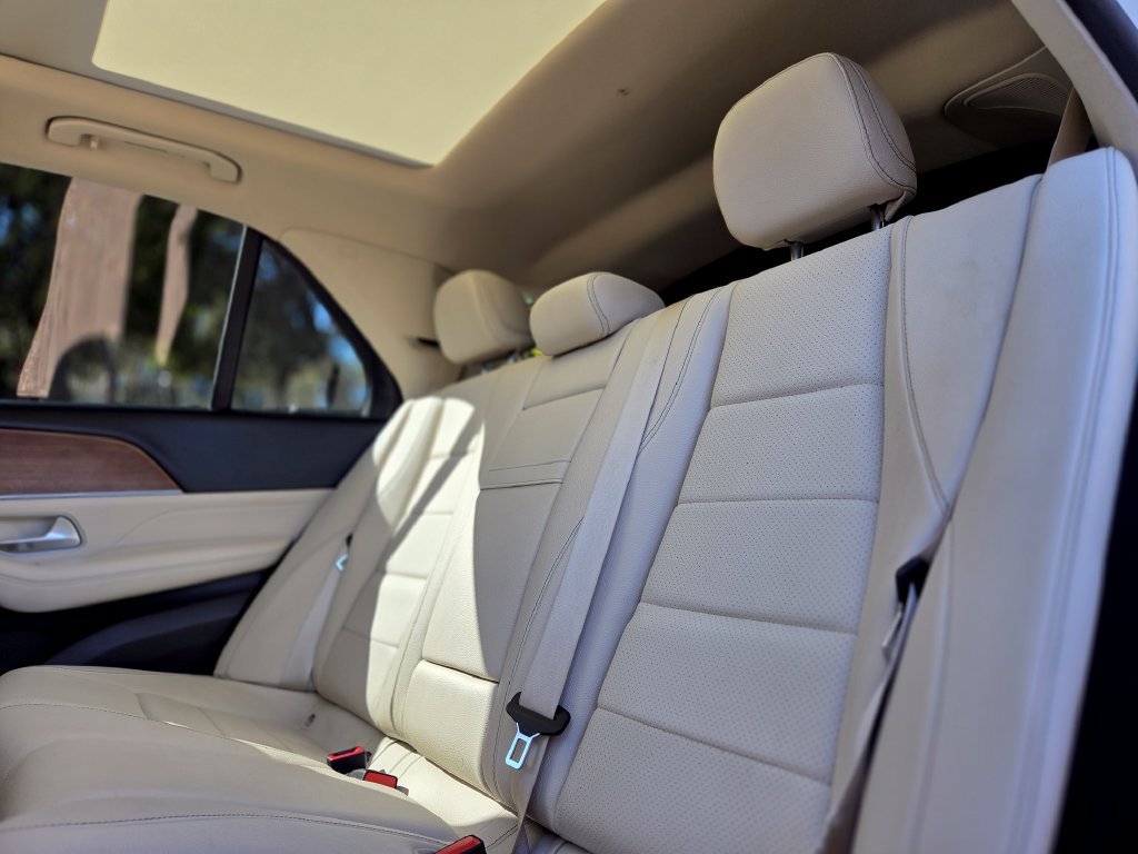 Used 2023 Mercedes-Benz GLE 350 4MATIC w/ Premium Package image 24