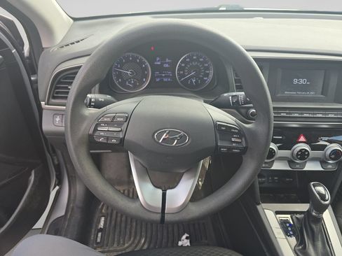 Used 2019 Hyundai Elantra SE w/ Cargo Package FWD image 4