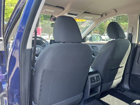 Used 2023 Nissan Rogue S AWD/4WD image 14