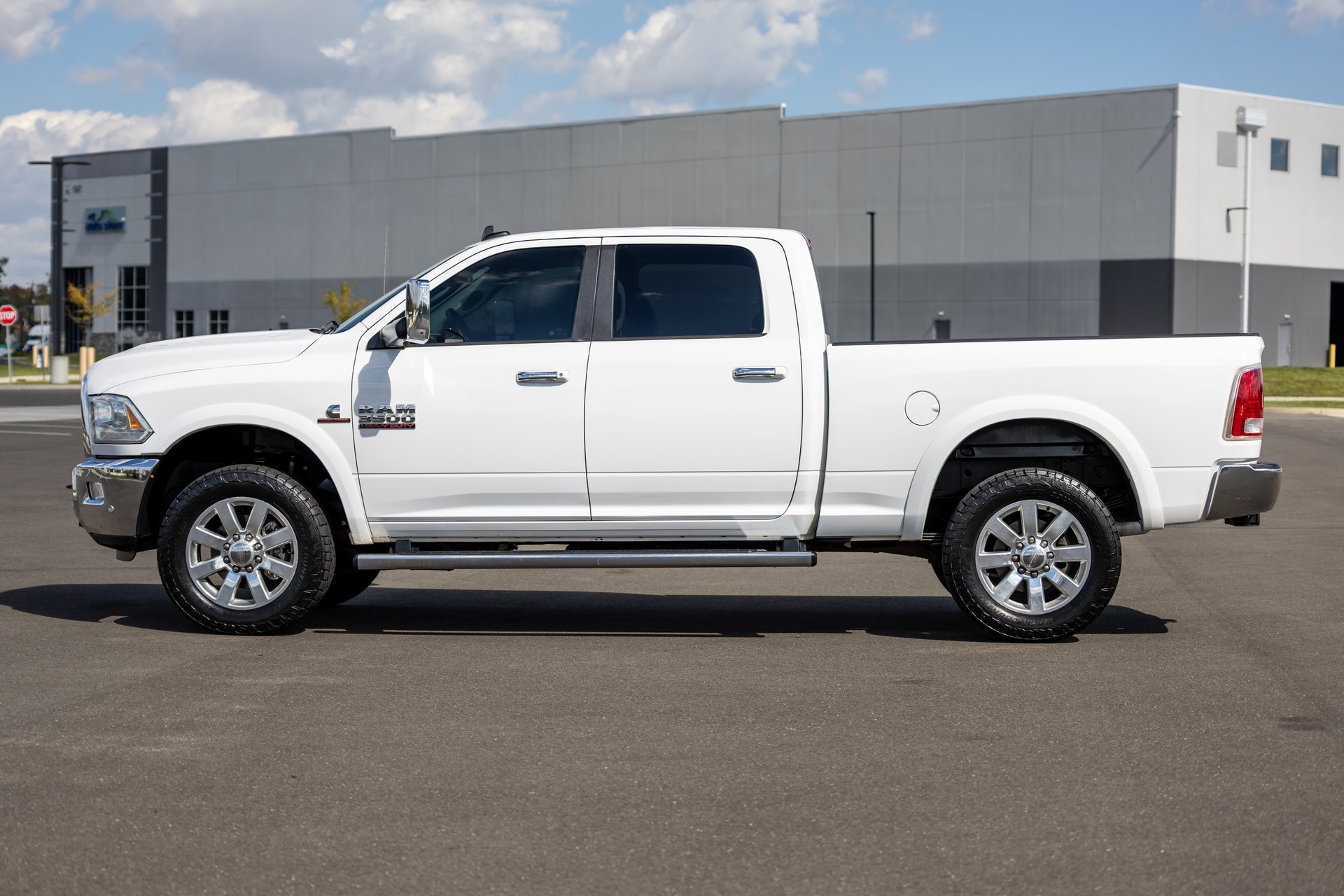 Used 2018 RAM 3500 Laramie w/ Cold Weather Group AWD/4WD image 20