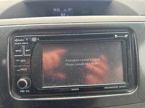 Used 2013 Toyota Sienna XLE image 8