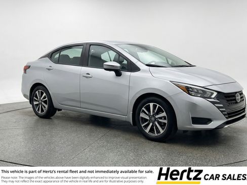 Used 2025 Nissan Versa SV image 1