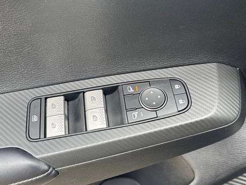 Used 2022 Mitsubishi Outlander SE image 10