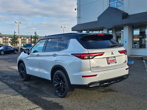 New 2025 Mitsubishi Outlander SEL Black Edition image 7
