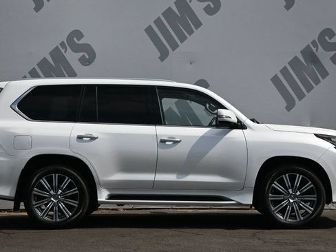Used 2017 Lexus LX 570 4WD w/ Luxury Package image 4
