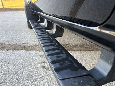 Used 2023 GMC Canyon AT4 image 10