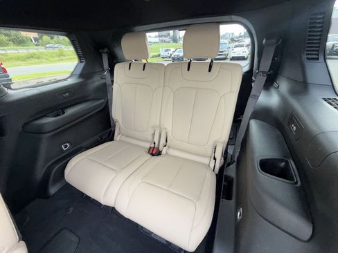 Used 2024 Jeep Grand Cherokee L Limited w/ Luxury Tech Group II AWD/4WD image 26