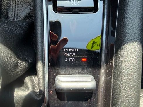 Used 2024 Jeep Compass Latitude w/ Convenience Group image 27