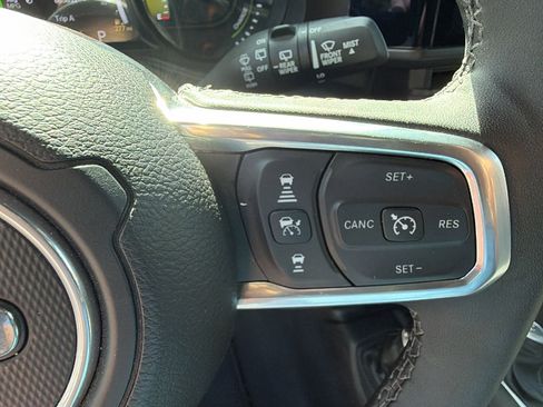 Used 2025 Jeep Wrangler Unlimited Sahara w/ Safety Group AWD/4WD image 27