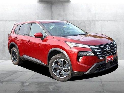 Used 2025 Nissan Rogue SV AWD/4WD image 2