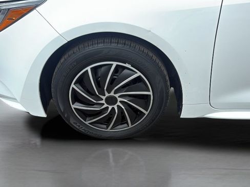 Used 2024 Toyota Corolla LE FWD image 23