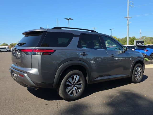 Used 2026 Nissan Pathfinder SL FWD image 5