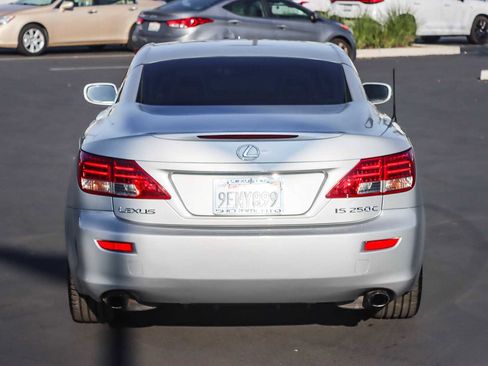Used 2010 Lexus IS 250C image 3
