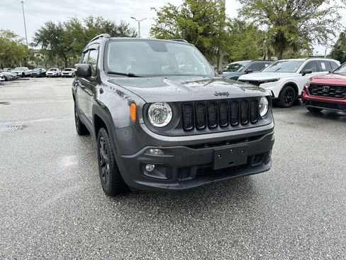Used 2018 Jeep Renegade Altitude AWD/4WD image 8