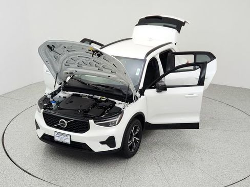 New 2026 Volvo XC40 B5 Core w/ Climate Package image 13