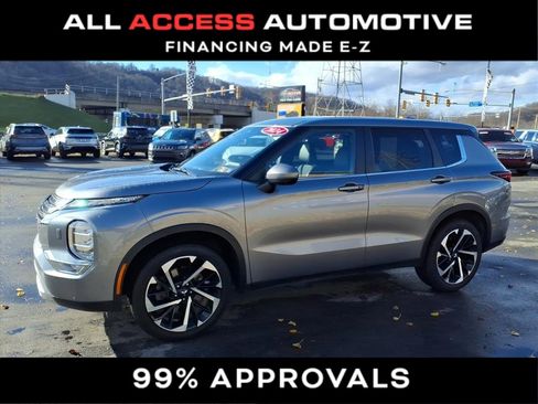 Used 2024 Mitsubishi Outlander SE S-AWC image 3