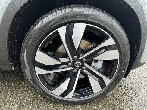 New 2026 Volvo XC40 B5 Ultra w/ Climate Package image 9