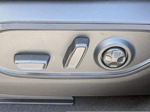 New 2025 Jeep Grand Cherokee L Limited w/ Black Appearance Package image 18