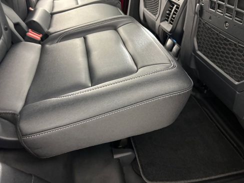 Used 2025 Ford Bronco Badlands image 32