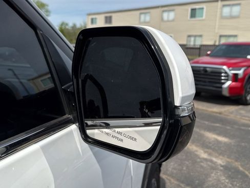 Used 2025 Toyota Tundra Limited AWD/4WD image 42