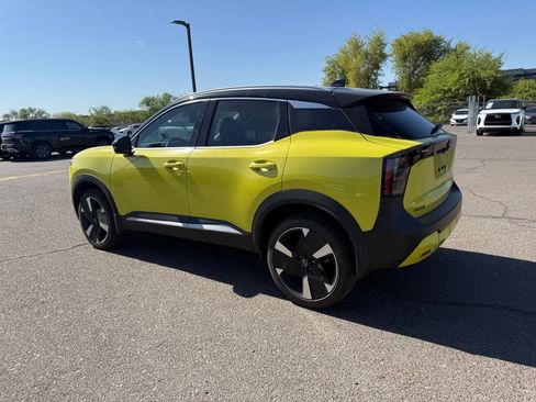 Used 2025 Nissan Kicks SR FWD image 7