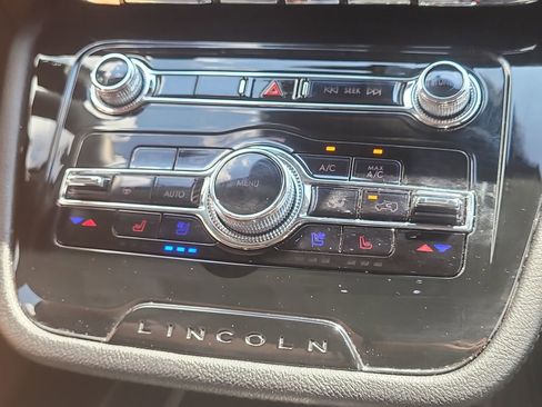 Used 2022 Lincoln Corsair AWD w/ Equipment Group 101A image 23