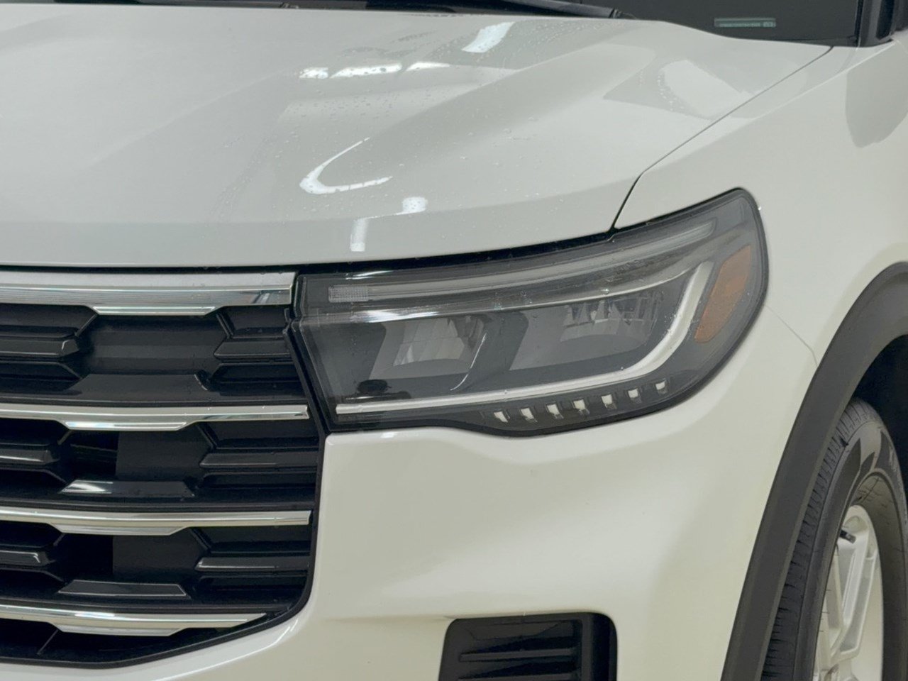 Used 2026 Ford Explorer Active RWD image 12