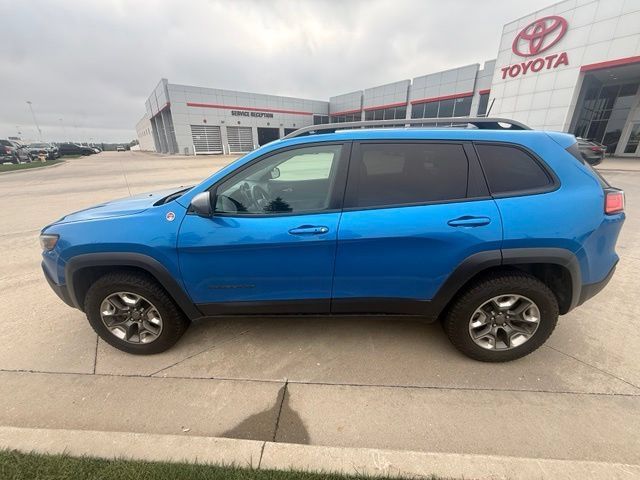 Used 2019 Jeep Cherokee Trailhawk w/ Cold Weather Group AWD/4WD image 7