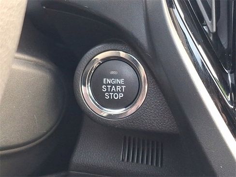 Used 2025 Subaru Forester Sport image 24