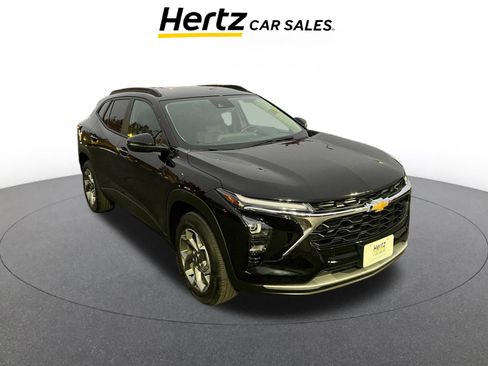 Used 2025 Chevrolet Trax LT w/ LT Convenience Package image 1