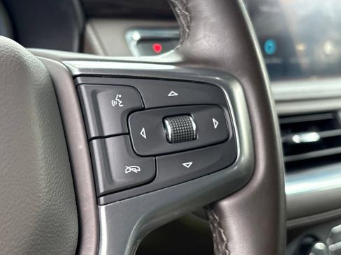 Used 2024 Chevrolet Suburban LT RWD image 15