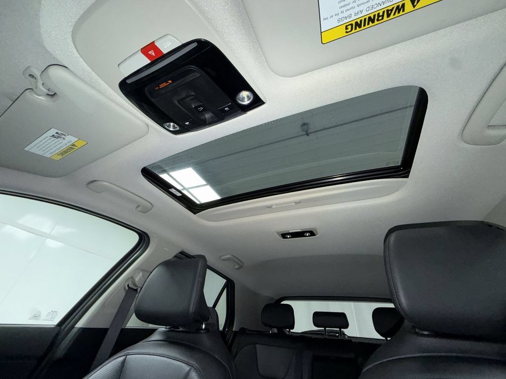 Used 2024 Kia Niro SX Touring FWD image 24