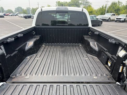Used 2021 Toyota Tacoma TRD Sport AWD/4WD image 27