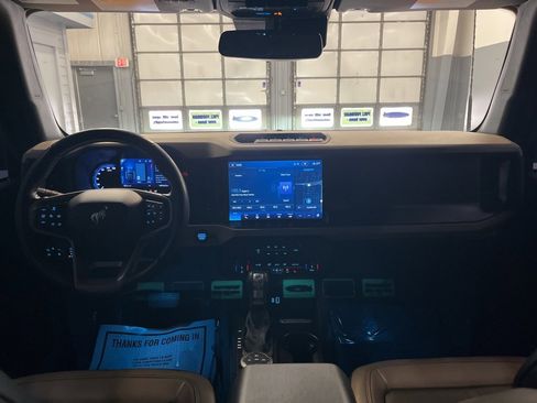 Used 2022 Ford Bronco Wildtrak image 28