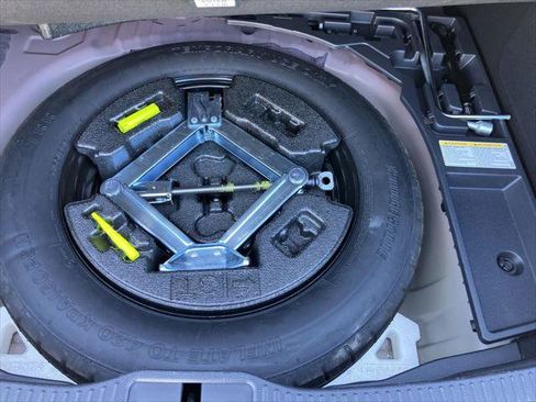 Certified 2023 Toyota Crown image 27