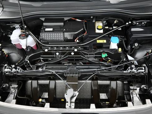 Used 2024 Audi Q4 e-tron Premium Plus w/ Premium Plus image 7