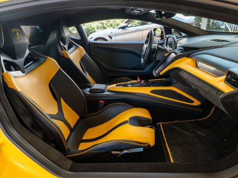 Used 2026 Lamborghini Temerario AWD/4WD image 23