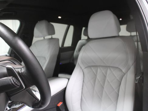 Used 2026 BMW X7 xDrive40i AWD/4WD image 4