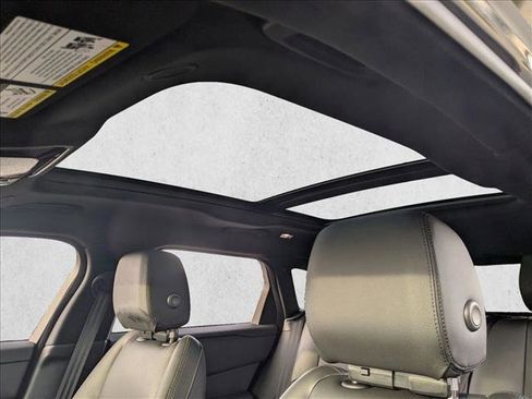 Used 2025 Land Rover Range Rover Velar Dynamic SE image 13