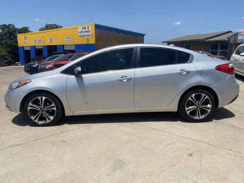 Used 2015 Kia Forte EX w/ UVO Package W/17" Alloys FWD image 9