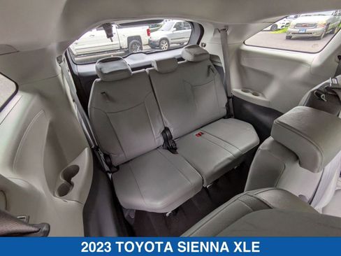 Used 2023 Toyota Sienna XLE image 37