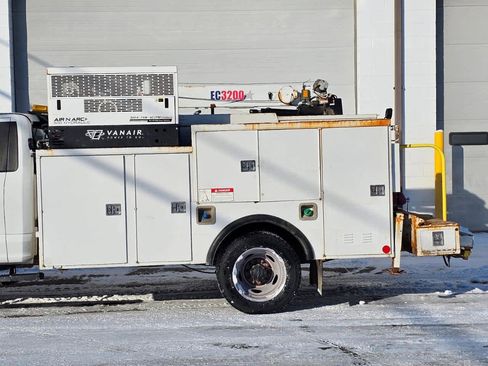Used 2019 Ford F550 4x4 Regular Cab Super Duty image 4
