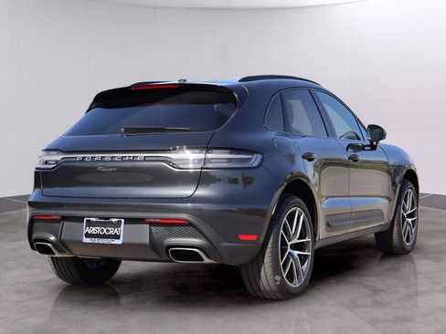 Certified 2025 Porsche Macan image 8