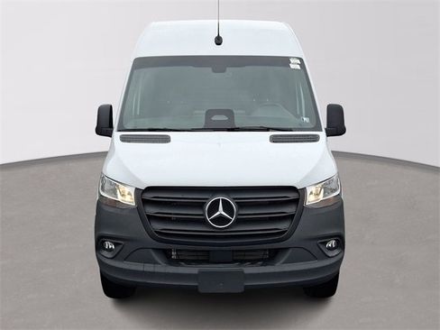 Used 2025 Mercedes-Benz Sprinter 2500 image 2