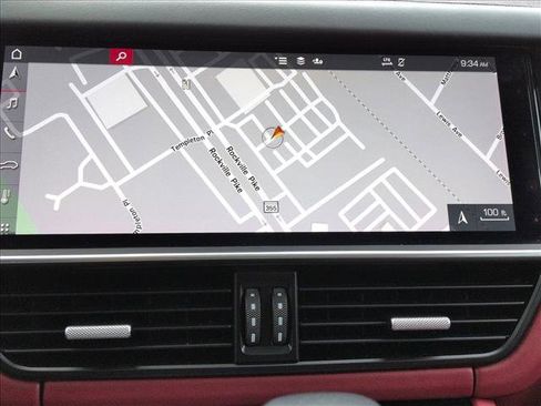 Used 2020 Porsche Cayenne image 13