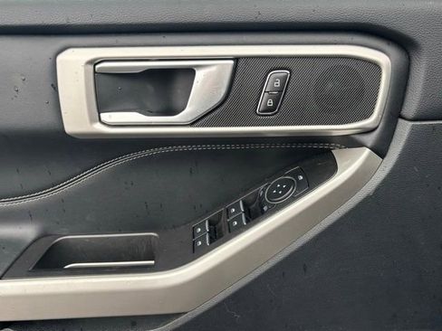 Used 2023 Ford Explorer XLT w/ Equipment Group 202A AWD/4WD image 13