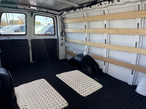 Used 2024 GMC Savana 2500 w/ Driver Convenience Package image 34