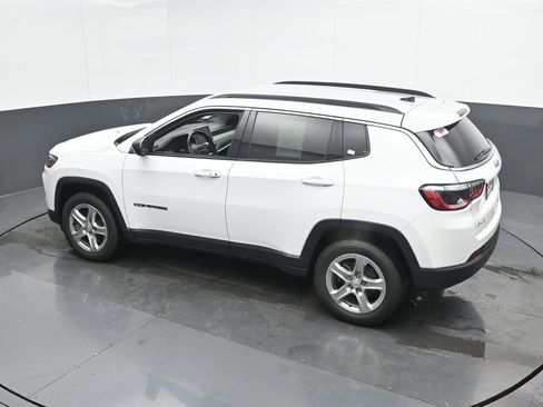 Used 2023 Jeep Compass Latitude image 38