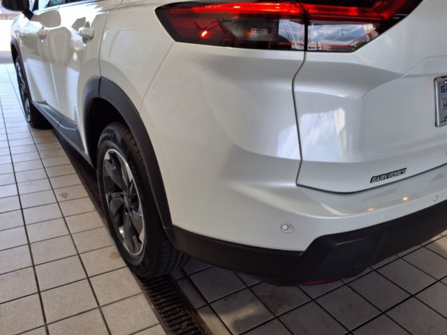 Used 2025 Nissan Rogue SV FWD image 20