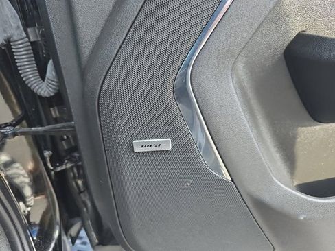 Used 2022 Chevrolet Tahoe Z71 w/ Luxury Package image 18